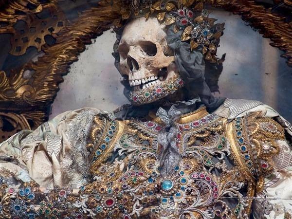 lk olarak 1578 ylnda ortaya kan Roma mezarlar tarih merakllarnn ilgisini ekiyor.