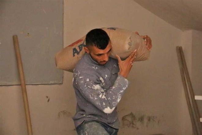 AMPYONLUKLAR GELD  Spora baladktan ksa sre sonra milli sporcu olan Gk, bir sene sonra 2014 ylnda muay thai Trkiye ampiyonu oldu. Ayn yl Avrupa&#8217;da da muay thai ampiyonu olarak Trk bayran dalgalandran Gk, 2019 ylnda kick boks brannda da Trkiye ampiyonluu elde etti.