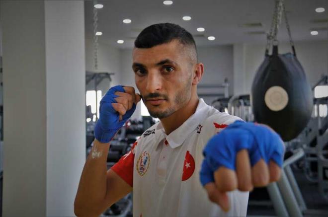 CAFER GK'N BAARILARI  Cafer Gk&#8217;n baarlar yle; 2014 muay thai Trkiye ampiyonluu(Antalya), 2014 muay thai Avrupa ampiyonu (Polonya), 2017 muay thai Trkiye ampiyonluu, 2017 muay thai avrupa 3&#8217;ncl (Fransa Paris), 2018 uluslararas muay thai Avrupa kupas 3&#8217;ncl (Antalya),2019 Trkiye kick boks ampiyonluu (Antalya).