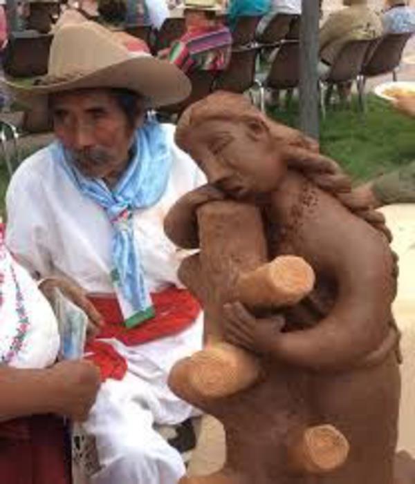 Jose Garcia Antonio isimli heykeltra, amurdan mitolojik karakterlerin heykellerini yapyor. ocukluk anlaryla harmanlad yeteneini 'umudunu hi kaybetmemeye' balyor.