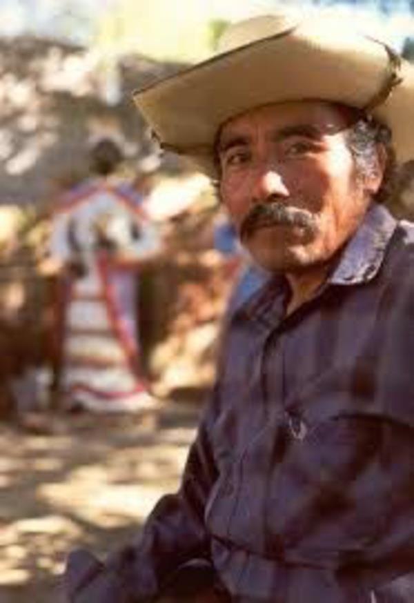 55 yanda gz tansiyonu nedeniyle grme kabiliyetini tamamen kaybeden adam hayatn sanata adadn sylyor.