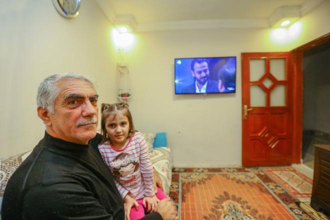 TORUNUNA &#8216;YAMA' SMN VERECEK    Kooval, olunun dizinin hayran olduunu ifade ederek, "Olumun yeni doacak bir ocuu var. Adn da Yama koyacak. Yama Kooval olarak koymay dnyor. Kz m olur erkek mi olur onu henz bilmiyoruz" diye konutu.