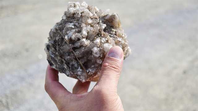 Bor karbrden sertlik deeri yksek, direnli, yksek sya dayankl, hafif ve salam zrhlar retiliyor. Ayrca nkleer enerji santrallerinde bor karbr, yakt ykleme ubuu ve radyasyondan korunmak iin kullanlyor. Trkiye'de bor rnlerinin tketildii balca sektrlerin cam ve seramik olduunun altn izen Enerji Bakan Fatih Dnmez, "Ancak, bor rnleri tketimi lkemizde istenilen seviyede deil.