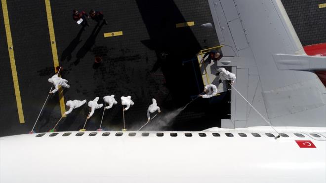 "Her ey bir hayalle balar"  Atl yolcu uann okula getirilmesi iin ilk bavuru yaptnda herkesin "Bouna hayal kurma, o i zor." dediini anlatan evik, yle konutu: "Biz inandk, iin peini brakmadk. Velilerimizi, rencilerimizi de inandrdk. Dileri Bakanmz avuolu`nu nce okula davet ettik. Kendilerine, ocuklarmzn heyecann aktardk. Bu heyecanmz gren Bakanmzn talimatlaryla hayalimizin admlarn attk. Herkesin hayal olarak grd yolcu uann baheye gelmesi geree dnnce, nce hayal etmek, sonra bunu baarabilmek iin almak gerektiini `Her ey bir hayalle balar` sloganyla rencilere alyoruz. imdi rencilerimiz hayallerini kuruyor, buna ulamak iin de ok sk alyor. Bu almann sonucunda da Trkiye`de mesleki ve teknik Anadolu liseleri arasnda en yksek puanl renci alan okul olduk."