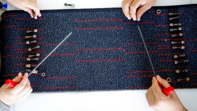 Bahedeki uan hikayesi  Almanya`nn Baden Havaliman`ndan kalkan, Sky Havayollarnn "Boeing 737-400 Classic" tipi "ZY 8756" sefer sayl yolcu ua, 2011`de Antalya Havaliman`na inii srasnda, sa ana ini takmndaki lastiin patlamas sonucu kanadnn stne yatmt. Kaza srasnda iinde 156 yolcu ve 6 kiilik mrettebat bulunan uak, onarm mmkn olmaynca hurdaya ayrlmt.