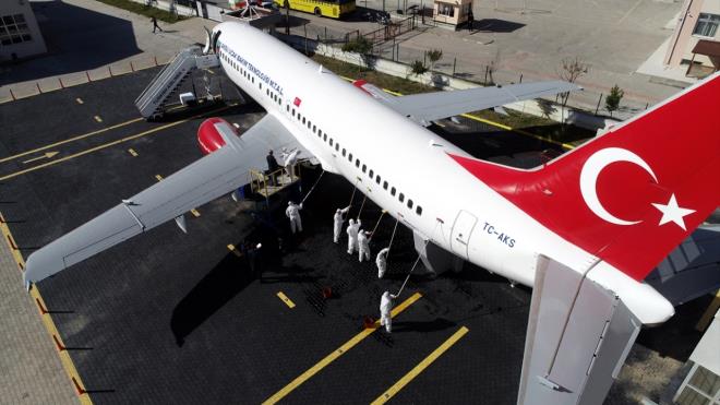 Geen yl haziranda avuolu`nun aln yapt uan ykanmas dahil tm bakm onarm ileri, renciler tarafndan uzman eitmenler gzetiminde gerekletiriliyor.