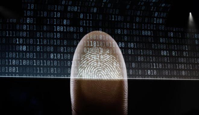 Galaxy S10 Plus'n n yznde ekrana gml iki kameras bulunuyor  <br>  Ekrann altnda "dnyann ilk ultrasonik parmak izi taraycs" bulunuyor. Peki bu teknoloji kullancya yeni ne sunuyor? Ultrasonik sensr, parmanz slak olsa da alyor ve  boyutlu okuma yapt iin teoride daha gvenli.