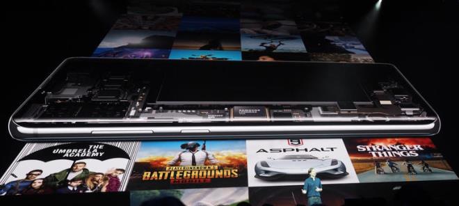 Kamera uygulamasnda "Instagram modu" ilevi bulunuyor. Bu ilev, Instagram'n Story ilevini de destekliyor. Yani siz bir fotoraf ektiiniz anda bu fotorafnz Instagram'da hikaye olarak paylalabiliyor.