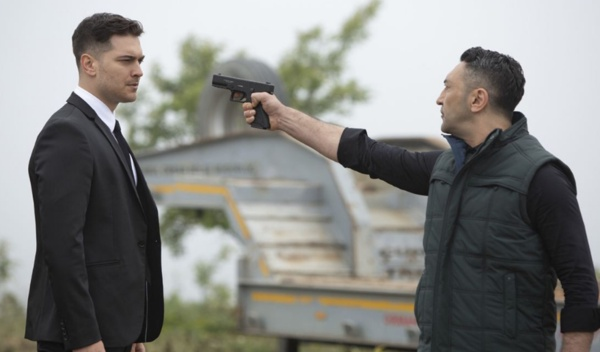 Ayrca aatay Ulusoy'un son halini grenler, yeni bir proje iin mi alyor sorusunu sormaktan kendilerini alamad.