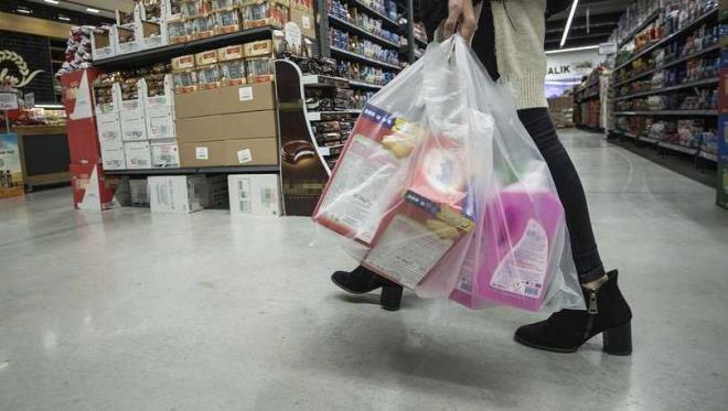 Aaolu, poet talep eden tketicinin poetin fiyatn sormas gerektiini vurgulayarak, unlar kaydetti: