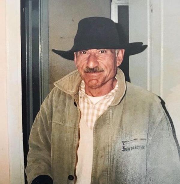 TE O PAYLAIM: Matiz mesajnda "Hep seni bekledim. Hep senin zleminle yaadm. Hep ok sevdim seni. ok. yle az dolusu bi&#8217; diyemedim ya. Akolsun. Tandm en alkan, en drst, en yardmsever, en arbal, en takntl, en sinirli, en komik ve en orijinal adam; canm babacm Gazi Ali Karaca&#8217;y kaybettik. ok zormu. Hem de ok.'' szlerine yer verdi.