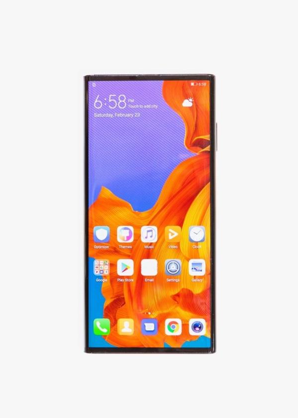 HUAWEI Mate X, katlanabilir tasarmla birlikte kamera sisteminin hem n hem de arka kameralarn roln birlikte oynamasn mmkn klan bir fotoraflk deneyimiyle geliyor.