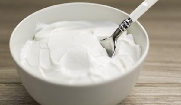 NC GN 6 su barda yourt ile halama 200 gram dana eti.  <br>  DRDNC GN 6 su barda taze yourt ile beraber 200 gram balk.<br>  BENC GN 6 su barda kadar yourt yemeli ve alk hissetmeyecek kadar sebze ve meyve tketin. (zm ve muz hari)  <br>  ALTINCI GN VE YEDNC GN Son iki gnde ise sadece birer kilo yourt tketin.