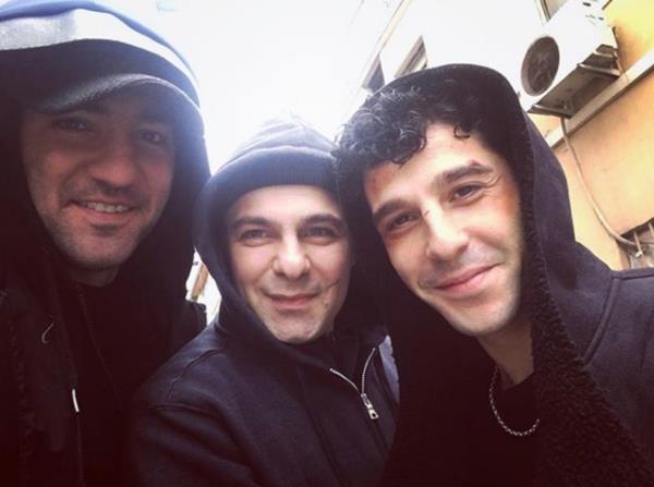 Daha nce Kanal D'de yaynlanan Yaprak Dkm ve Show TV'de yaynlanan Pis Yedili adl dizilerle ekranlarda grdmz Halil Babr, televizyon ekranlarndan ziyade genellikle tiyatro ile urayor.