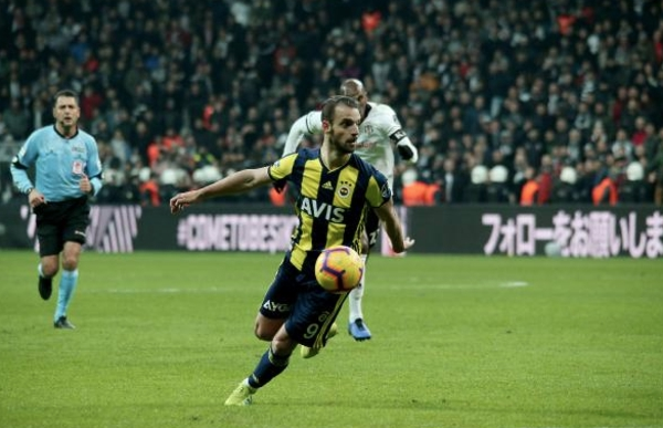 Pro Sport (Romanya): stanbul'da lgn derbi! Beikta ilk yary 3-0 nde kapatt, Fenerbahe sansasyonel bir geri dn yapt.