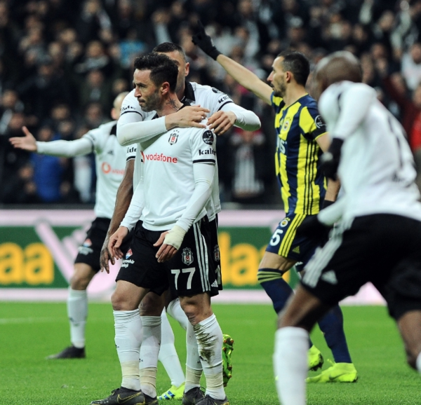 L'Equipe (Fransa): Beikta'ta mucizevi anlar! Fenerbahe dipten kt.