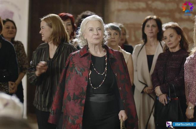 Senem, Sreyya ve Dilara&#8217;nn kzlar gecesi Adem&#8217;in olu ile ba baa zaman geirmesini salar. Kymet&#8217;in Esma ile restleme hamlesi ise bekledii gibi sonulanmaz. Tm yaananlar