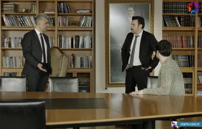 Seyircinin kafas iyice kart. 3. sezonun 1. blmnde yaynlanan fragmanda Sreyya ve Faruk'un kzlar Yaz bym ve Esma Boran' annesi Sreyya'nn ldrdn sylemiti. Peki bu sahneler final blmne nasl yetiecek, seyirci Yaz'n bydn grebilecek mi?