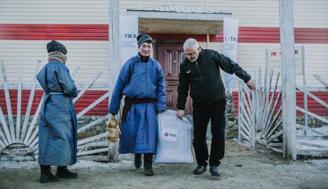 Duha Trklerinin bir ksm Moolistan`da, bir ksm da Rusya`da yayor.  Moolistan`daki saylar 800`e kadar inen Duhalarn Rusya`daki says ise bilinmiyor. Gney Sibirya iinde kalan blgede yaayan Duha Trkleri ren geyii besleyerek geimlerini salyor. Duhalarn bir ksm k aylarn tayga yerine Tsaganur ilesinde geiriyor. Geyik srleri besleyen aileler ise taygada yaamaya devam ediyor. Duhalar, yaz geldiinde ise geyiklerin souk havaya ihtiyac olmasndan dolay taygalardan daha yksekteki dalk alanlara g ediyorlar.