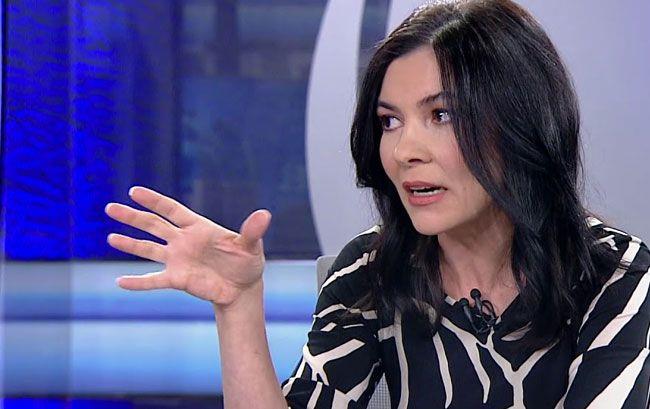 Kurdaki hareketi grp paranz seimden sonra artacak diye dolara yatrmay dnyorsanz nce Prof. Selva Demiralp'in sylediklerine kulak verin deriz. NTV canl yayna katlan Prof. Demiralp, dolar frlayacak iddialar iin unlar syledi:  -"Bir ekilde bir sylenti olmu ite seimlerden sonra dolar frlayacak. ite seimden sonra Merkez Bankas arka arkaya faiz indirecek. Ben bu sylentilerin hakikaten mantn anlamyorum.