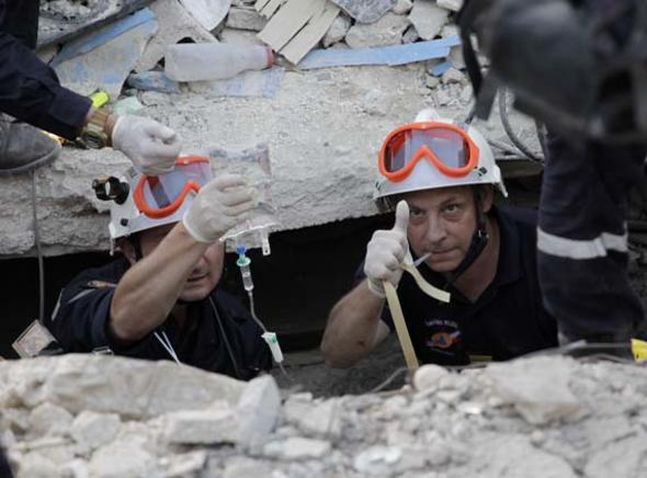 "Mart aynn ilk haftasnn gezegen geometrisine baknca yksek ihtimalle Dnya'nn bir yerinde 6 veya 7 byklnde bir deprem olabilir ve bu deprem muhtemelen mart aynn 3'nde veya drdnde olacak."