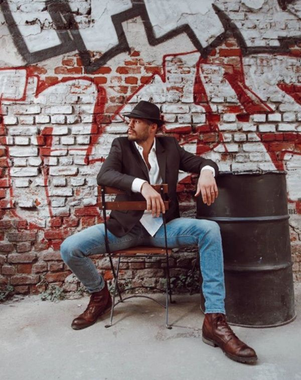 ''KESN OLARAK GER DN ALMADIM'': Arslan, hakknda kan ukur dizisine oyuncu olarak girecek iddialarna da yant verdi. Arslan, &#8220;ukur dizisinin yapm ekibi ile grmeler yaptm, fakat onlarn sreci nasl ilerliyor bilmiyorum, henz kesin olarak geri dn almadm hala olabilir&#8221; dedi.