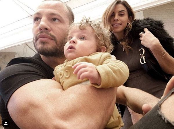 Eski Survivor ampiyonu Atakan Arslan, iki yl nce Serap Korkmaz ile hayatn birletirmiti. iftin bir erkek ocuklar var.