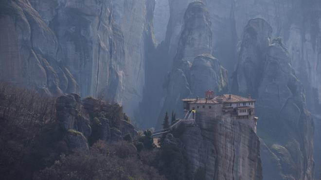 Her yl ok sayda yerli ve yabanc turistin ziyaret ettii Meteora, 1988 ylnda UNESCO tarafndan Dnya Miras Listesi`ne eklendi.