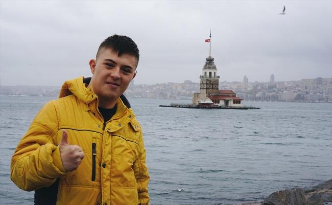 Atletizmde kazand 40'tan fazla madalyann yan sra, yzme, dans gibi alanlarda da ilgi ve yetenei olan Rdvan, gl hafzas sayesinde Kur'an- Kerim okuyor ve dini bilgilerini sevdikleriyle paylayor.    17 yandaki Rdvan, Trkiye'de kazand madalyalarna Avrupa ve dnya ampiyonluklarn da eklemek istiyor.