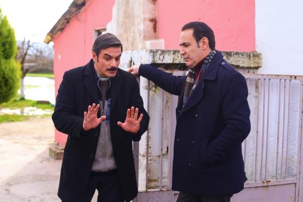 Getiimiz blmlerde kadrosuna Nilay Deniz, Ferhat Ylmaz ve Sinan Albayrak&#8217; katan Kalk Gidelim dizisi, hz kesmeden yeni bir isimle daha anlat. Her Cumartesi reyting yarnda st sralarda grnerek adndan sz ettiren TRT dizisi, Trk Pop mziinin baarl ismini transfer etti.