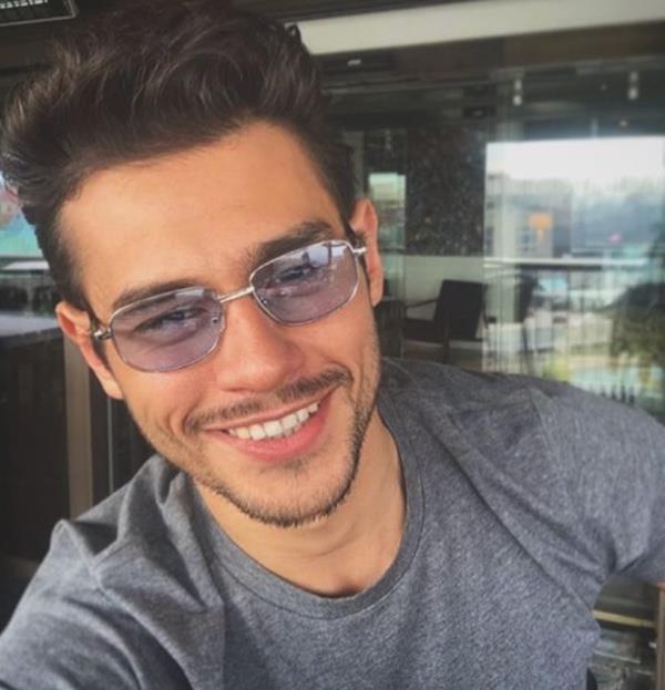 arklar milyonlarca tklanan ve gen kzlarn adeta sevgilisi olan Cem Belevi, Kalk Gidelim dizisinin kadrosuna katld. Dizide Sinan karakterine rol verecek olan Belevi, "Bu gzel karakteri bylesine deneyimli bir kadroda oynama fikri beni ok heyecanlandryor" eklinde konutu.