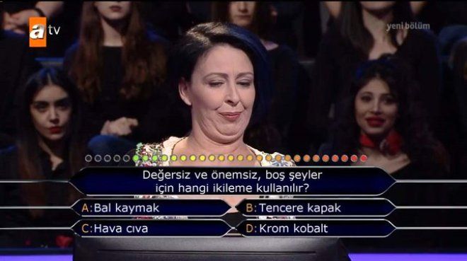 Doruer'e ilk soru olarak, 'Deersiz ve nemsiz, bo eyler iin hangi ikileme kullanlr?' sorusu geldi. Hi phe etmeden 'Bal kaymak' yantn veren Doruer, bu davranyla hata etmi oldu. Doru yantn 'hava cva' olduunu grnce aran yarmacya programn sunucusu Murat Yldrm, 'Biraz acele ettik, heyecan...Salk olsun diyelim. lk sorularn tehlikesi burada. Yarmac, daha koltua alamadan, soruyu da alglayamadan bu tip eyler oluyor. Hi cannz skmayn.' yantn verdi.