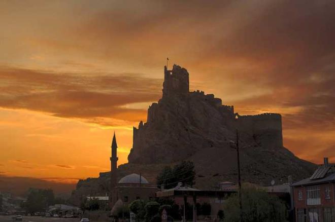 XIX. yzyl ortalarnda terkedilmi olan kale, blgenin dikkat eken sembol yaplarndan birisi olarak yerli ve yabanc turistler tarafndan yln her mevsiminde ziyaret edilmekte.