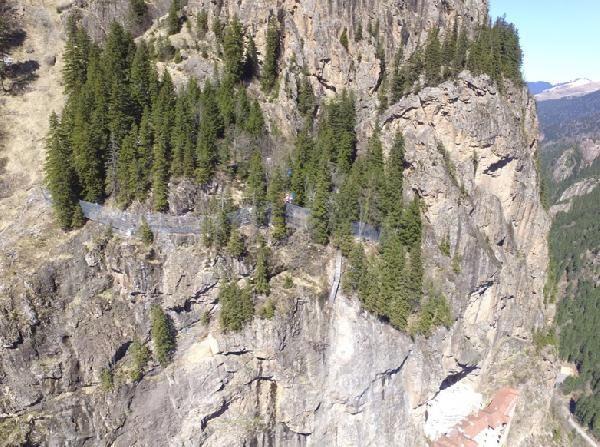 88 yl arann ardndan, manastrda 2010 ylnda ise binlerce kiinin katlmyla dzenlenen ayini, Fener Rum Patrii Dimitri Bartholomeos ynetmiti.