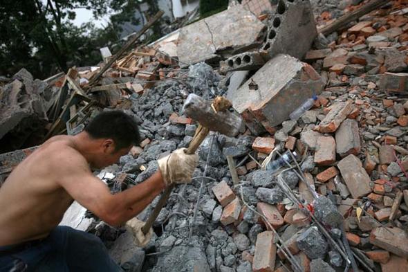 Hoogerbeets, bu tarz bir dizilimin merkez ssnden 750 km tede dahi hissedilen ve son derece ykc etkileri olan 7 ve zeri depreme sebep olacan ne sryor.