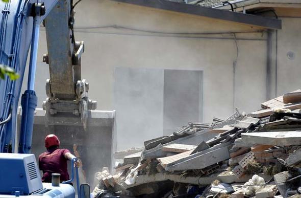 Hoogerbeets "Bir sonraki yer Trkiye mi?" sorusuna "Belki de, evet bu mmkn. Mesela Irak ve ran'a baknca yakn zamanda 7 byklnde depremler meydana geldi. Bu ksmda bask artyor. Trkiye sradaki yer olabilir." cevabn vermiti.