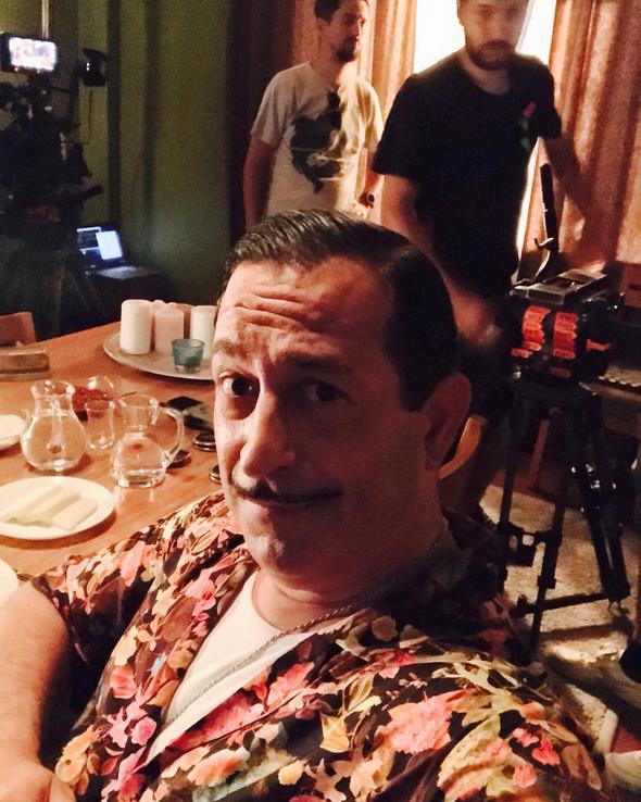 Cem Ylmaz salondaki seyirciden gelen bir soru zerine ne kadar kazandn da aklad, &#8220;Gemi yllara gidersen 500 bin derim ama imdi ylda 1 ya da 2 milyon dolar kazanyorum&#8221; dedi.