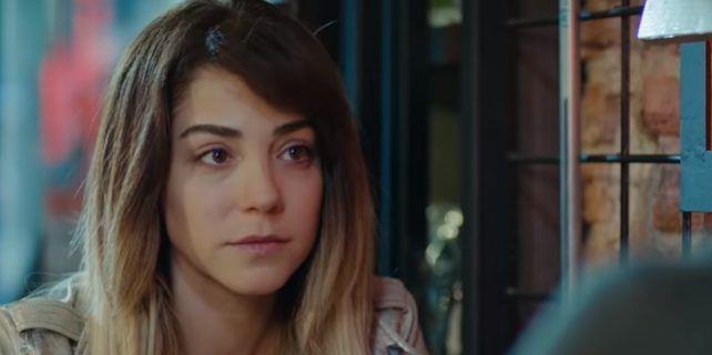 Emre ile gittii bir ev partisinde gelen gzel ve bakml kadnlarn onu evin hizmetisi sanmas zerine bozulan Ceyda, evi terketmiti. Ceyda'nn o zgn perian hali izleyiciyi sarst.