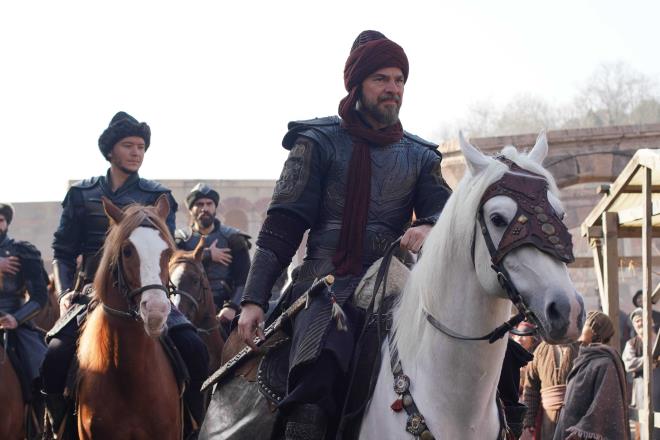 TRT 1'de be sezondur tm Trkiye'yi ekran bana kilitleyen Dirili Erturul, dn gece yaynlanan blmyle sezonun en yksek reyting oranlarn alarak, rakiplerini geride brakt.