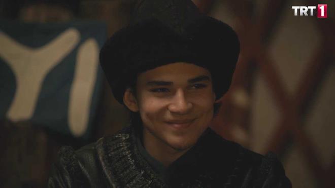 "Sleyman ah Olu Yiit Erturul"adl trk geceye damgasn vurdu! Ekranlarn reyting rekortmeni "Dirili Erturul", dn geceye Kay Obasnn Ozan karakterine hayat veren emistan Eli Zamanl'nn "Sleyman ah Olu Yiit Erturul" adl trksyle de geceye damgasn vurdu.