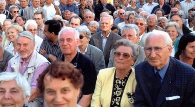 Bylece emekli 450-600 lira, yakn 100 lira promosyon alabiliyor.