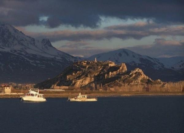 VAN  1.530.571 ki�i