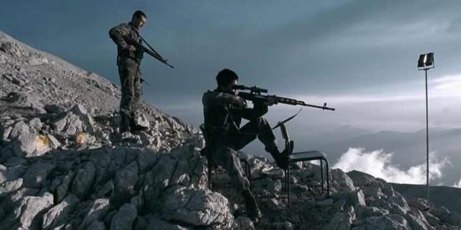 4. Nefes: Vatan Saolsun (2009) IMDB Puan: 8,1  Terr sorununu beyazperdeye tayan film Levent Semerci&#8217;nin ilk filmiydi. Filmde geen &#8216;Sen uyursan herkes lr&#8217; szleri hafzalara kaznmt. Hakan Evrensel&#8217;in Gneydou&#8217;dan ykler adl kitabnn uyarlamas olan Nefes: Vatan Saolsun&#8217;u 2 milyon 436 bin 780 kii sinemada izledi.