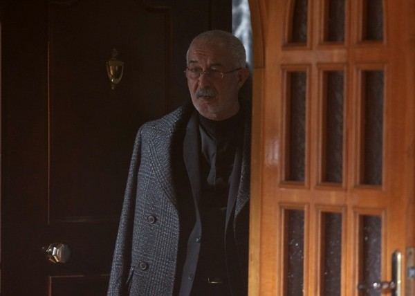 Cemre ise annesinin lmyle ilgili gerein peine der. Ancak yrd yolda Selim&#8217;i gzard eder ve sr perdesini aralayacan dnrken, oke edeci bir manzarayla kar karya kalr.