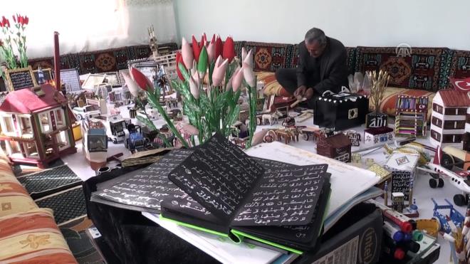 "nsanlara ok gzel rnek oldu"    Uzm. Dr. Caner Baydar da Vergili'nin azminin dier hastalara rnek olduunu, yapt i sonucu elindeki titremenin tamamen getiini vurgulad.    Baydar, "Hastamz ilk geldiinde esas kulland sa elinin orba iemeyecek kadar ok fazla titrediine tank olmutuk. Gnlk aktivitelerini dahi yerine getiremiyordu ancak doru tan ve zamannda tedaviyle elindeki titreme tamamen geti. El sanatyla yapt gzel rnleri bizimle paylat. Biz de bunlar grnce ok mutlu olduk. Etrafndaki insanlara da ok gzel rnek oldu" diye konutu.