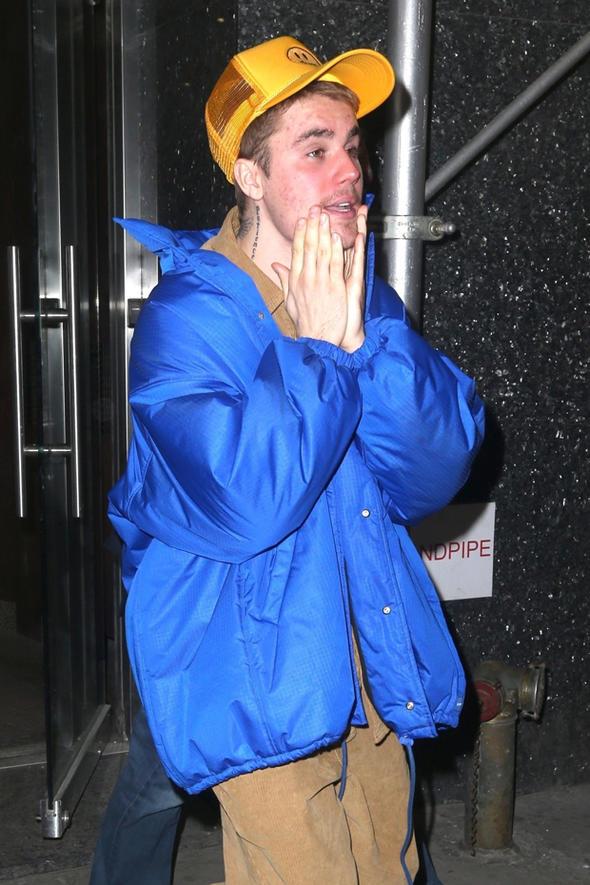 Justin Bieber, aslna baklrsa Hollywood'da da benzerine ok rastlanan bir durumun son rnei. Tpk kendisi gibi ocuk yata hrete ulaan birok kii de onun yaadklarn yaad.