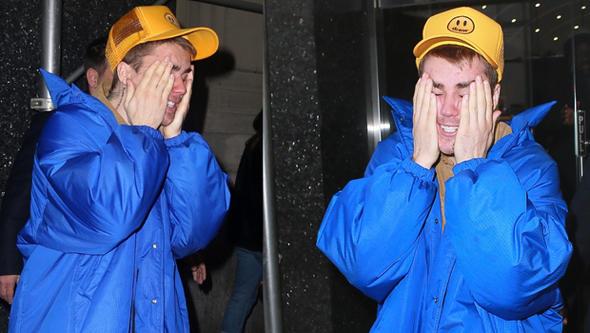 Daha ocuk yata hrete ulaan, dnyann drt bir yannda milyonlarca genten oluan bir hayran kitlesi edinen, dudak uuklatan bir servet kazanan Justin Bieber, kelimenin tam anlamyla bir ruhsal k yayor.