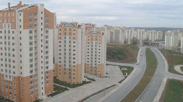 <p>5- Tuzla Aydnl'ya 663 TL taksitle 500 yeni konut</p>    <p>TOK, Tuzla Aydnl'da 500 adet yeni konut ina edecek. Yeni konutlarn talep toplama ilemleri balad. Yeni projede 250 adet 2+1, 250 adet 3+1 konut olacak.</p>    <p>TOK Tuzla Aydnl 2019 fiyatlar 2+1 dairelerde 199 bin TL, 3+1 dairelerde 349 bin TL olarak akland. Yeni kampanyada aylk sadece 663 TL taksitle ev sahibi olunabilecek. te detayl deme plan u ekilde;</p>    <p>- 2+1 dairelerde; Yzde 12 peinat (23 bin 380 TL) dendiinde, kalan bedel 180 ay (972 TL) taksitlendiriliyor.</p>  <p>- 2+1 dairelerde; Yzde 20 peinat (39 bin 300 TL) dendiinde, kalan bedel 240 ay (663 TL) taksitlendiriliyor.</p>  <p>3+1 dairelerde; Yzde 10 peinat (33 bin 900 TL) dendiinde, kalan bedel 120 ay (2 bin 617 TL) taksitlendiriliyor.</p>  <p>3+1 dairelerde; Yzde 20 peinat (68 bin 800 TL) dendiinde, kalan bedel 180 ay (1.551 TL) taksitlendiriliyor.</p>