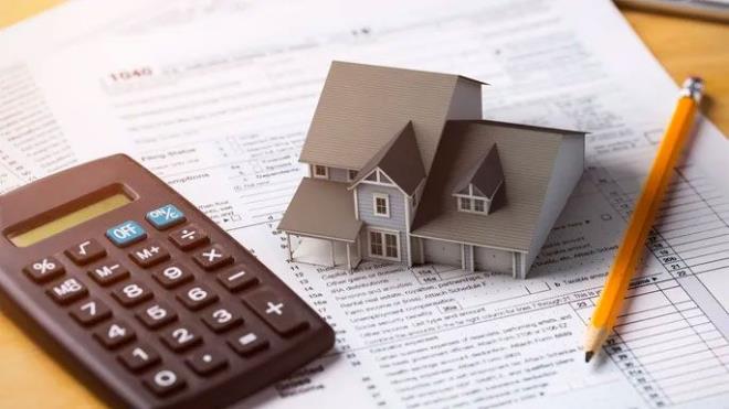 <p>3- Silivri Alipaa'ya 651 TL taksitle 685 yeni konut</p>    <p>TOK Silivri'de de yeni proje ina edecek. Silivri Alipaa Pirimehmetpaa'da ina edilecek yeni projede 685 adet daire yer alacak. 343 adet 2+1, 342 adet 3+1 dairenin yer alaca projede talep toplama ilemleri balad.</p>    <p>TOK Silivri Alipaa 2019 projesinde 2+1 daireler 195 bin 500 TL'den, 3+1 daireler 294 bin 400 TL'den satlyor. Yeni kampanyada aylk 651 TL taksitle 2+1 daire sahibi olunabilecek. TOK Silivri Alipaa 2019 detayl deme plan u ekilde;</p>