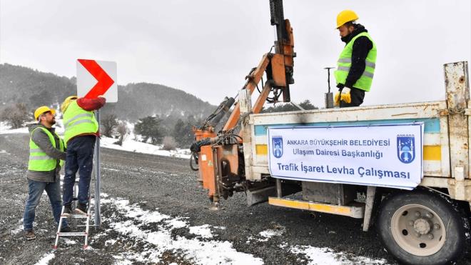 Grme engelli vatandalarn da sinyalizasyon sistemlerini gvenli bir ekilde kullanmas iin belediye ekiplerince, 241 farkl kavak ve yaya geidinde bulunan "engelli yaya butonlarna" grme engelli bireylerin ulamn kolaylatracak sistemin montesine baland.
